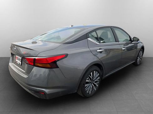 Used 2025 Nissan Altima 2.5 SV image 6