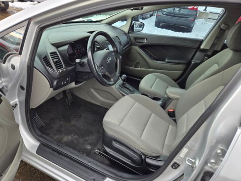 Used 2016 Kia Forte EX image 4