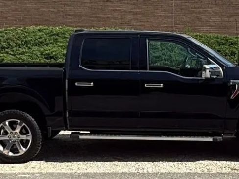 Used 2022 Ford F150 Lariat w/ Max Trailer Tow Package AWD/4WD image 5