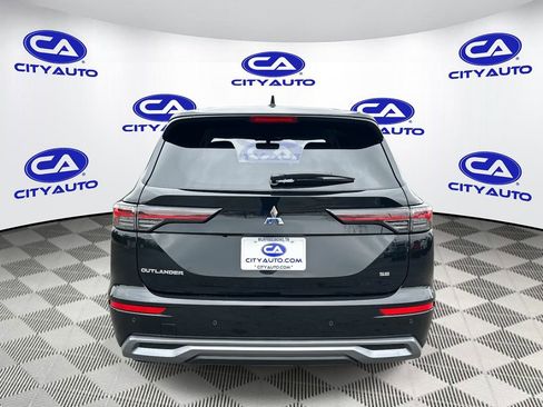 New 2026 Mitsubishi Outlander SE image 4