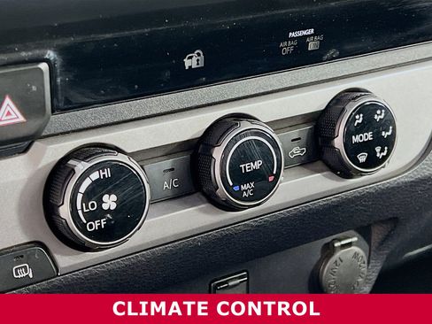 Used 2016 Toyota Tacoma SR w/ SR Convenience Package RWD image 9