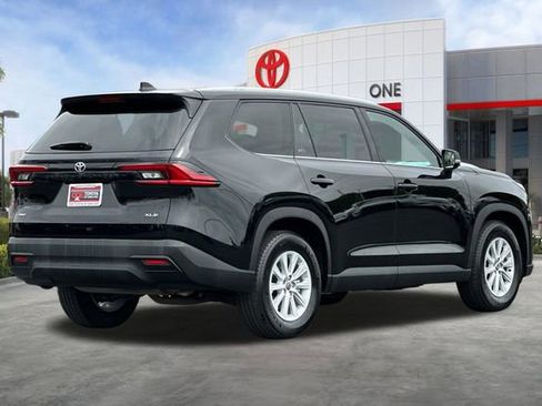 Certified 2025 Toyota Grand Highlander AWD image 5
