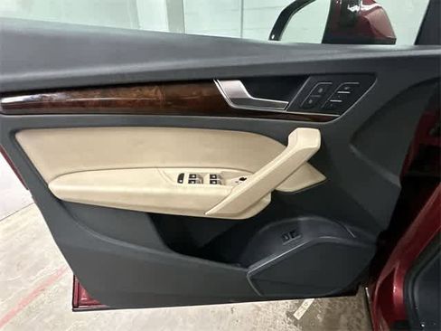 Used 2018 Audi Q5 2.0T Premium Plus w/ Premium Plus Package image 17