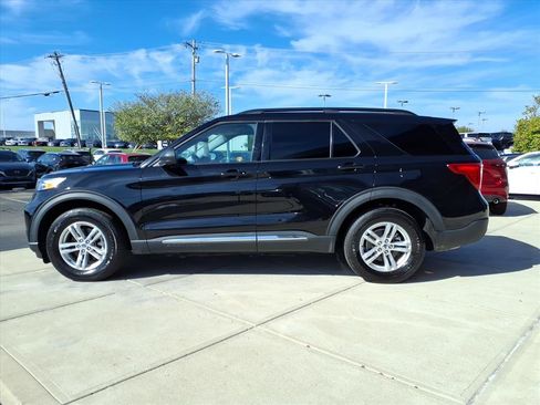 Used 2022 Ford Explorer XLT w/ Class IV Trailer Tow Package image 3
