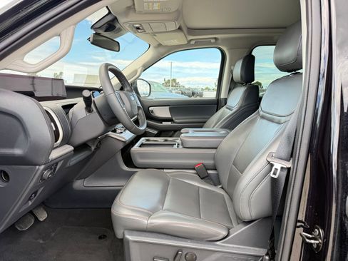 Used 2025 Ford Expedition Max Active AWD/4WD image 5