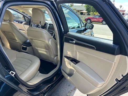 Used 2014 Ford Fusion SE w/ Equipment Group 202A image 14