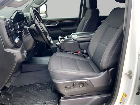 Used 2025 Chevrolet Silverado 2500 LT AWD/4WD image 15
