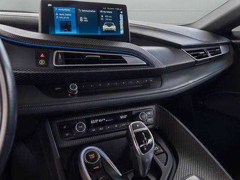 Used 2019 BMW i8 Roadster AWD/4WD image 30