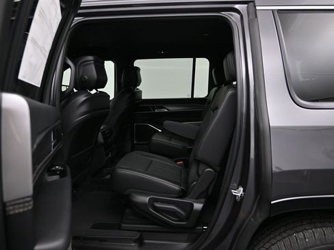 New 2026 Jeep Grand Wagoneer 4WD image 22