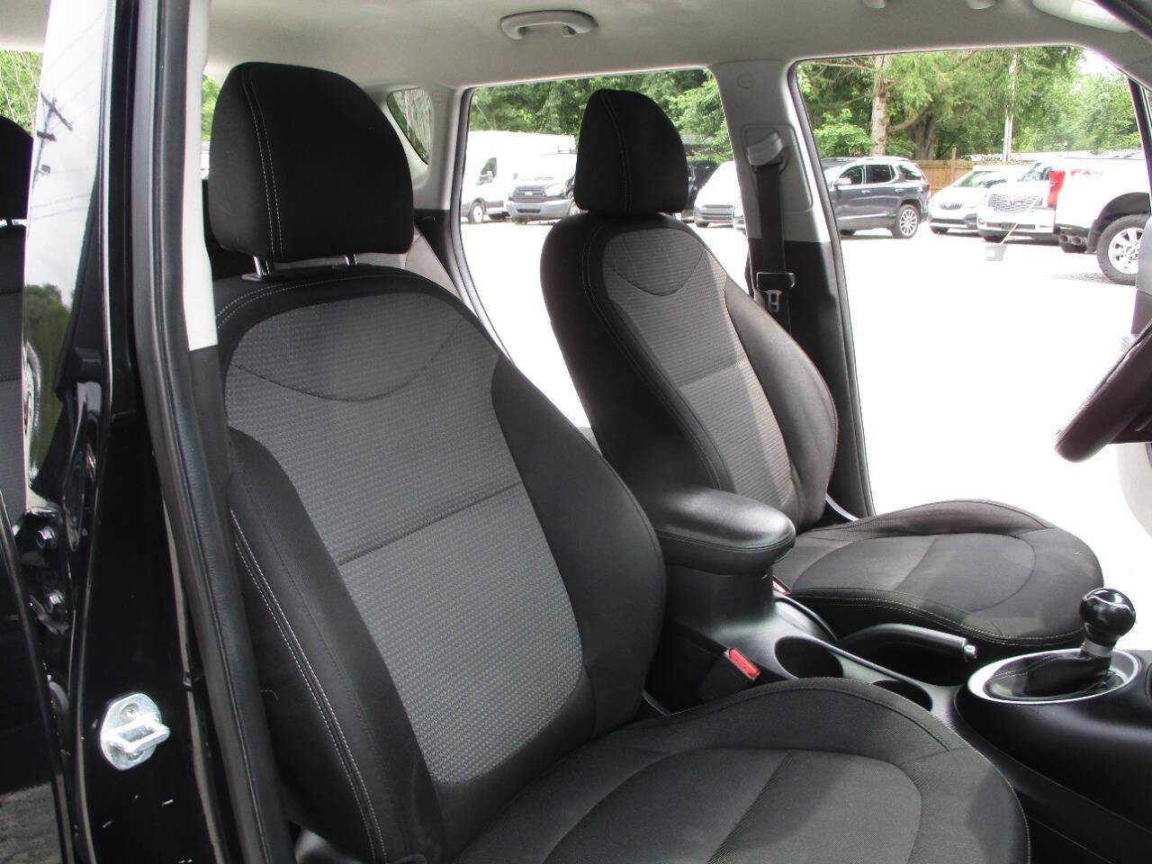 Used 2017 Kia Soul + FWD image 24