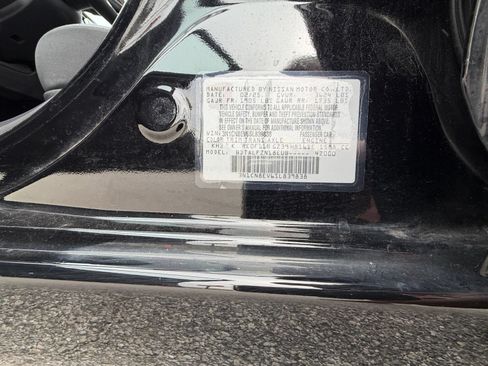 Used 2025 Nissan Versa SV FWD image 23