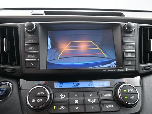 Used 2017 Toyota RAV4 XLE FWD image 11