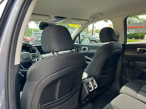 Used 2021 Kia Sorento LX FWD image 13