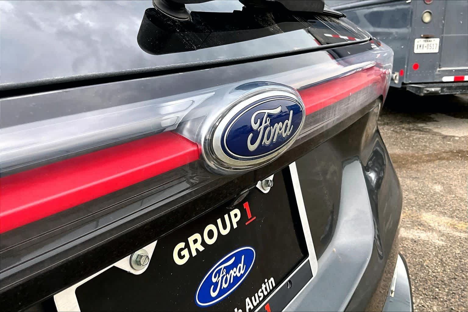 Used 2015 Ford Edge SEL w/ Equipment Group 201A FWD image 31