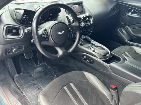 Used 2023 Aston Martin V8 Vantage Coupe RWD image 17