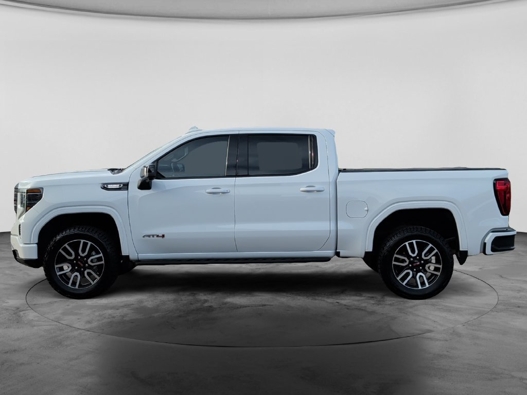 Used 2024 GMC Sierra 1500 AT4 w/ Technology Package AWD/4WD image 4