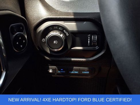 Used 2024 Jeep Wrangler Unlimited w/ Convenience Group AWD/4WD image 19
