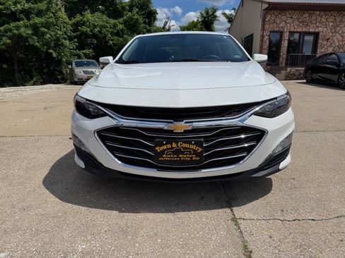 Used 2023 Chevrolet Malibu LT FWD image 2