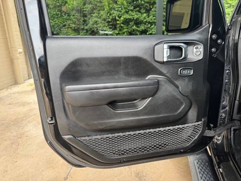 Used 2021 Jeep Gladiator Mojave AWD/4WD image 29