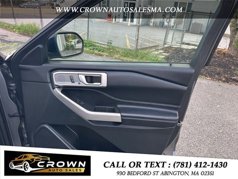 Used 2021 Ford Explorer Limited w/ Equipment Group 301A AWD/4WD image 24