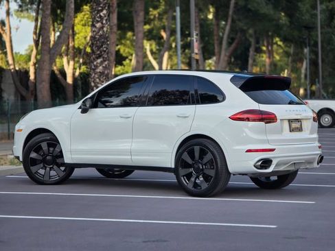 Used 2016 Porsche Cayenne AWD/4WD image 13