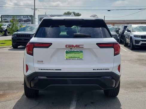 Used 2025 GMC Terrain Elevation w/ Elevation Premium Package AWD/4WD image 5
