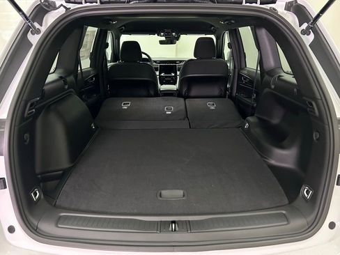 New 2025 Jeep Grand Cherokee Laredo w/ Trailer Tow Package image 12