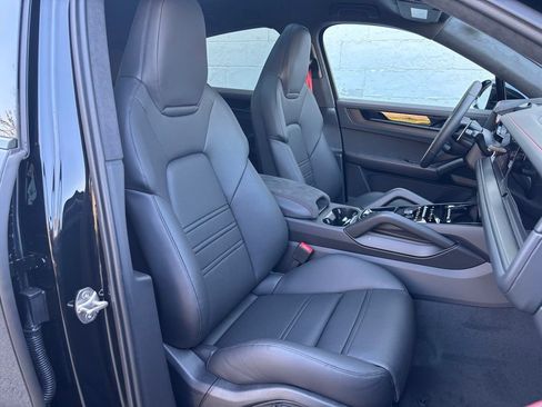 New 2026 Porsche Cayenne GTS AWD/4WD image 16