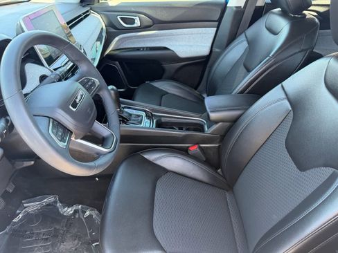 Used 2022 Jeep Compass Latitude image 12