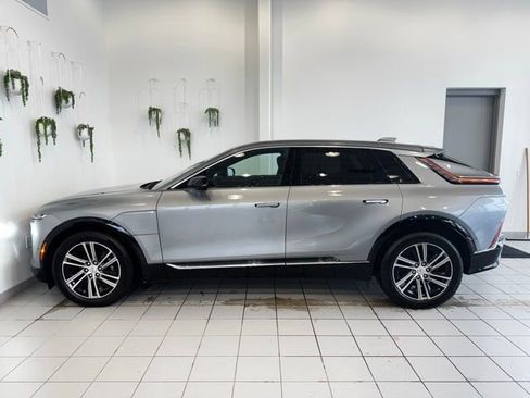 New 2025 Cadillac Lyriq Luxury AWD/4WD image 41
