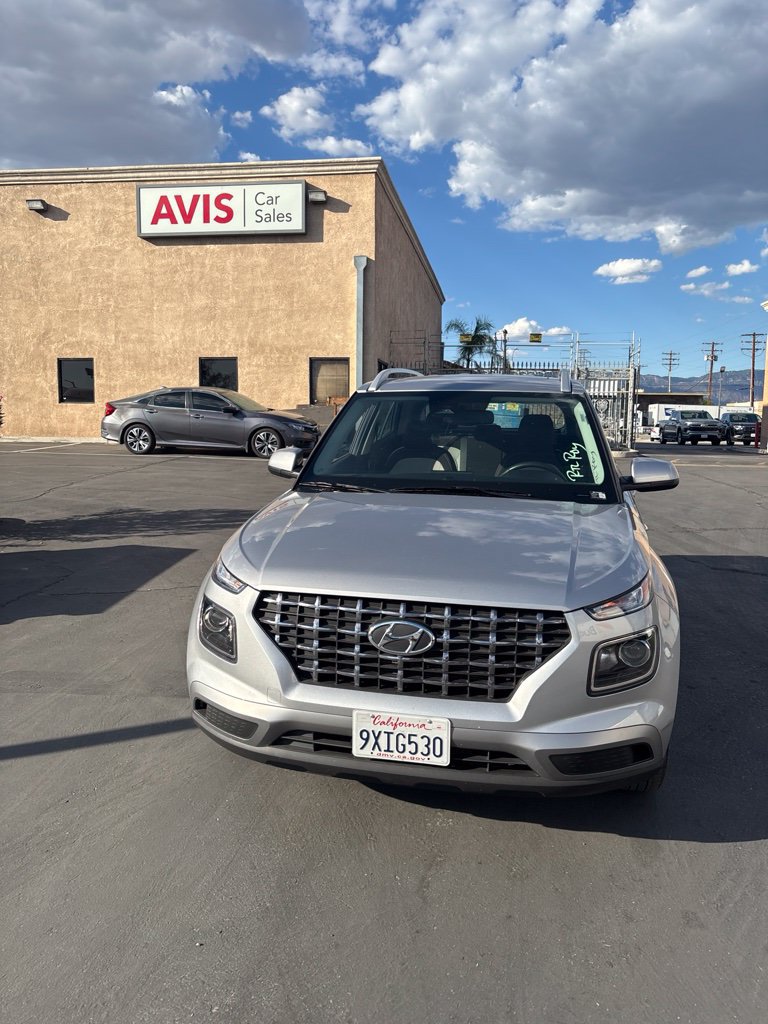 Used 2026 Hyundai Venue SEL FWD image 2