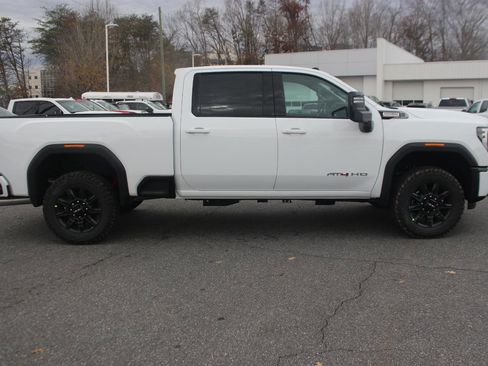 New 2026 GMC Sierra 2500 AT4 w/ AT4 Premium Plus Package image 8