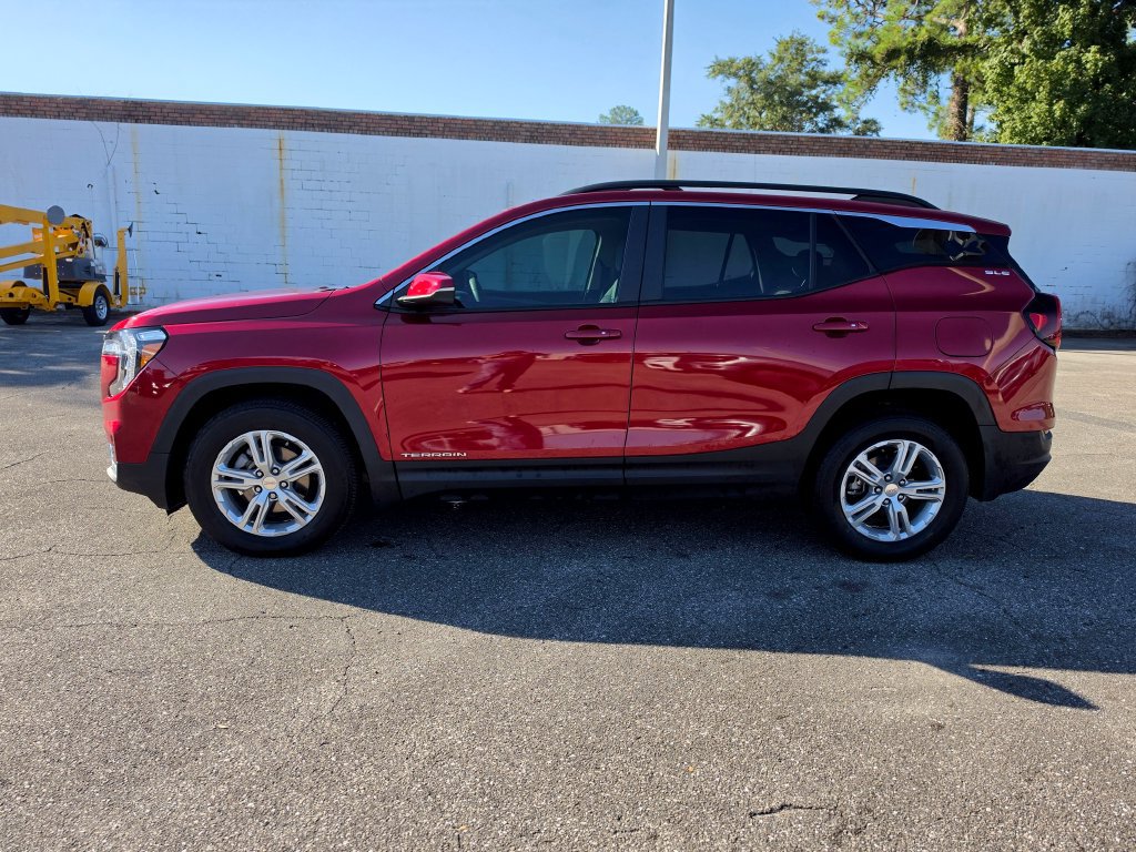 Used 2022 GMC Terrain SLE w/ Driver Convenience Package AWD/4WD image 8