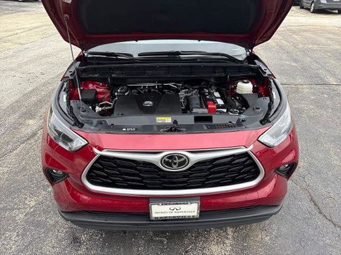 Used 2022 Toyota Highlander XLE image 22