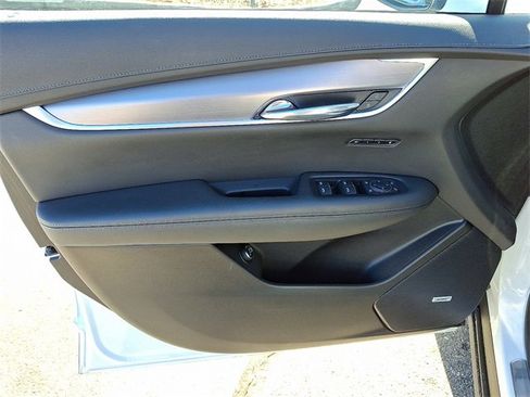 Certified 2024 Cadillac XT6 Luxury image 10