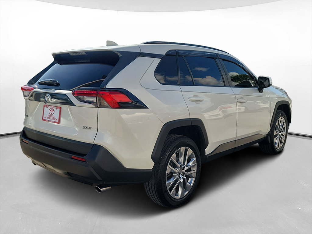 Certified 2022 Toyota RAV4 XLE Premium FWD image 4
