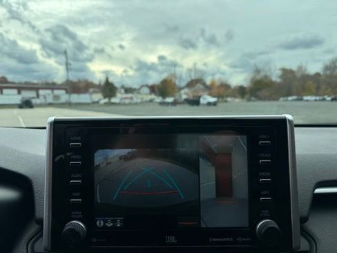 Used 2020 Toyota RAV4 Limited image 22