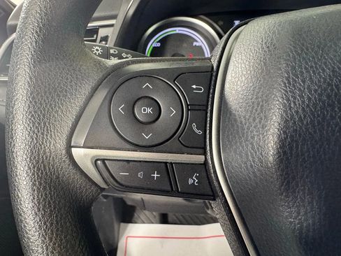 Used 2021 Toyota Camry LE image 15