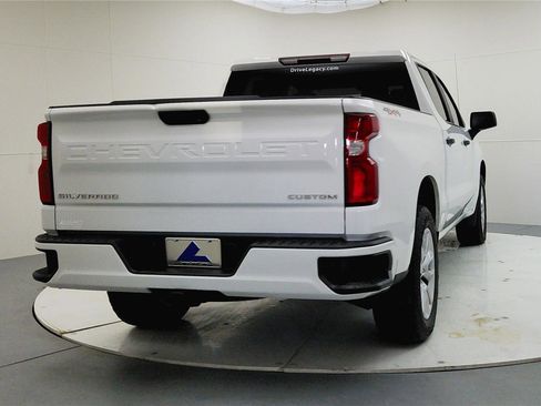 Used 2020 Chevrolet Silverado 1500 Custom w/ Custom Value Package image 6