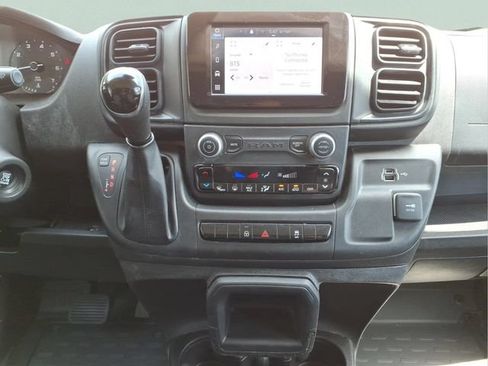 Used 2024 RAM ProMaster 2500 w/ Convenience Group FWD image 18