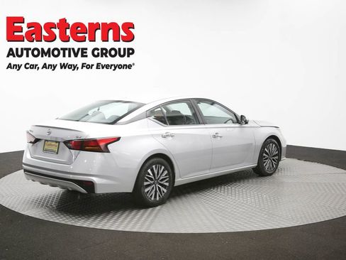 Used 2023 Nissan Altima 2.5 SV FWD image 41