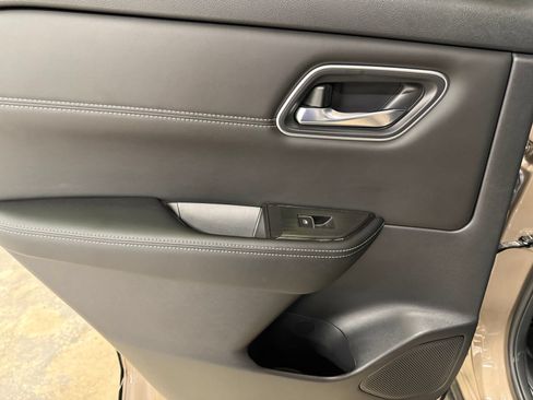 Used 2024 Nissan Rogue Platinum FWD image 24