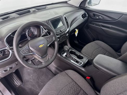 Used 2024 Chevrolet Equinox LT image 11
