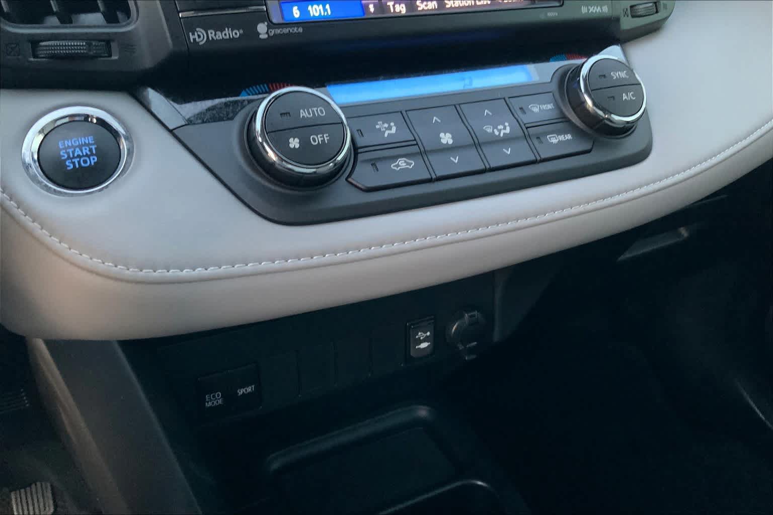 Used 2018 Toyota RAV4 XLE w/ Plus Extra Value Package FWD image 32