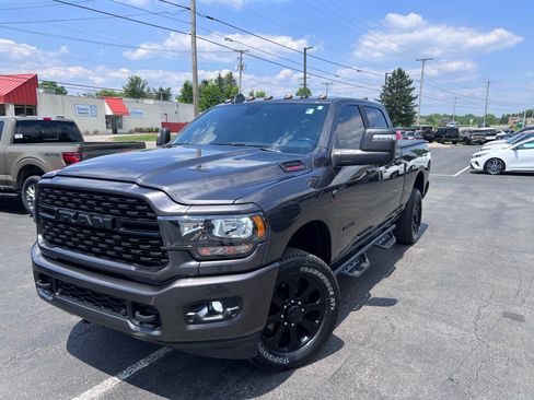 Used 2024 RAM 2500 Big Horn w/ Night Edition AWD/4WD image 15