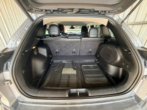 Used 2020 Jeep Cherokee Limited FWD image 22