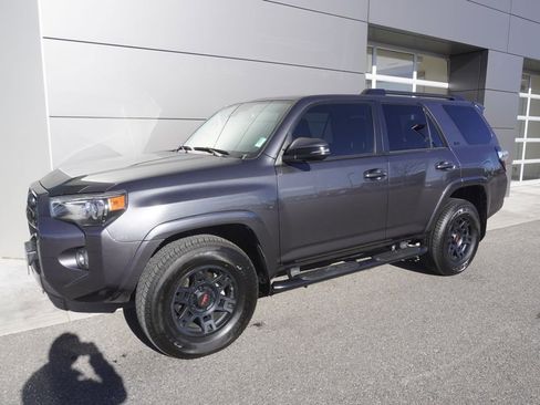 Used 2021 Toyota 4Runner SR5 Premium image 3