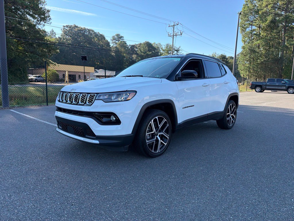 Used 2025 Jeep Compass Limited AWD/4WD image 1