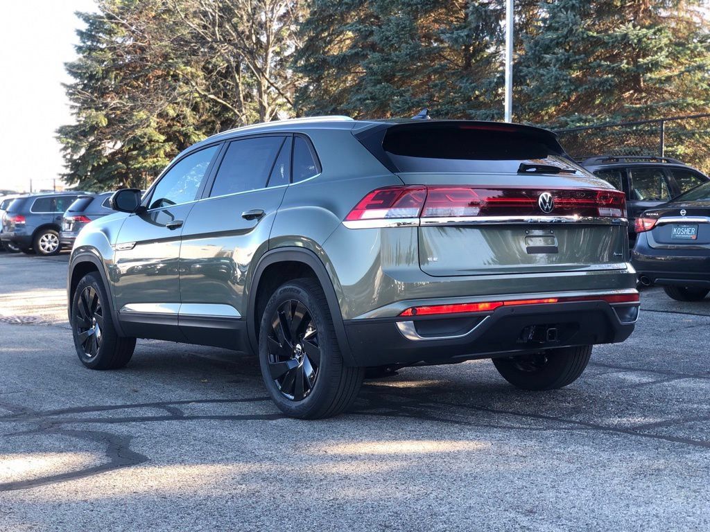 Used 2026 Volkswagen Atlas Cross Sport SE w/ Panoramic Sunroof Package AWD/4WD image 3
