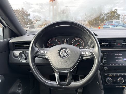 Certified 2021 Volkswagen Passat 2.0T R-Line image 14